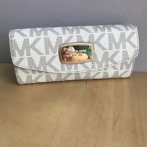 MK wallet